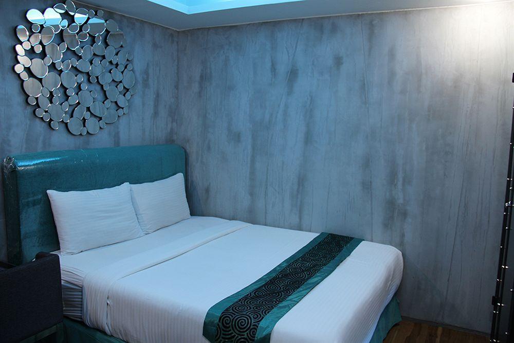 Blutique Hotel Bangkok Kültér fotó